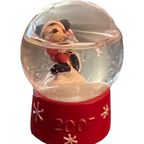 Kohl’s 2007 Mini Snow Globe Disney Mickey Mouse Approx 1.5” Base‎ READ - Picture 5 of 7